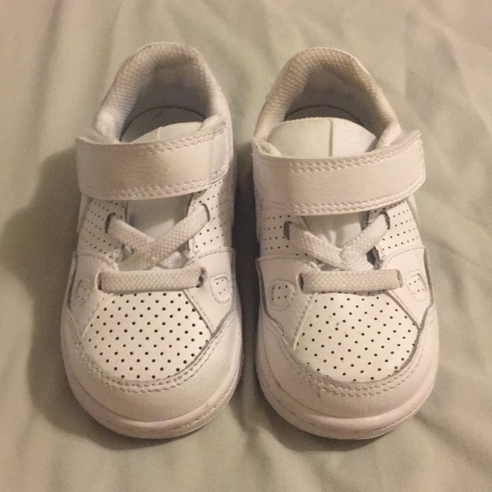 Like new nike toddler shoes